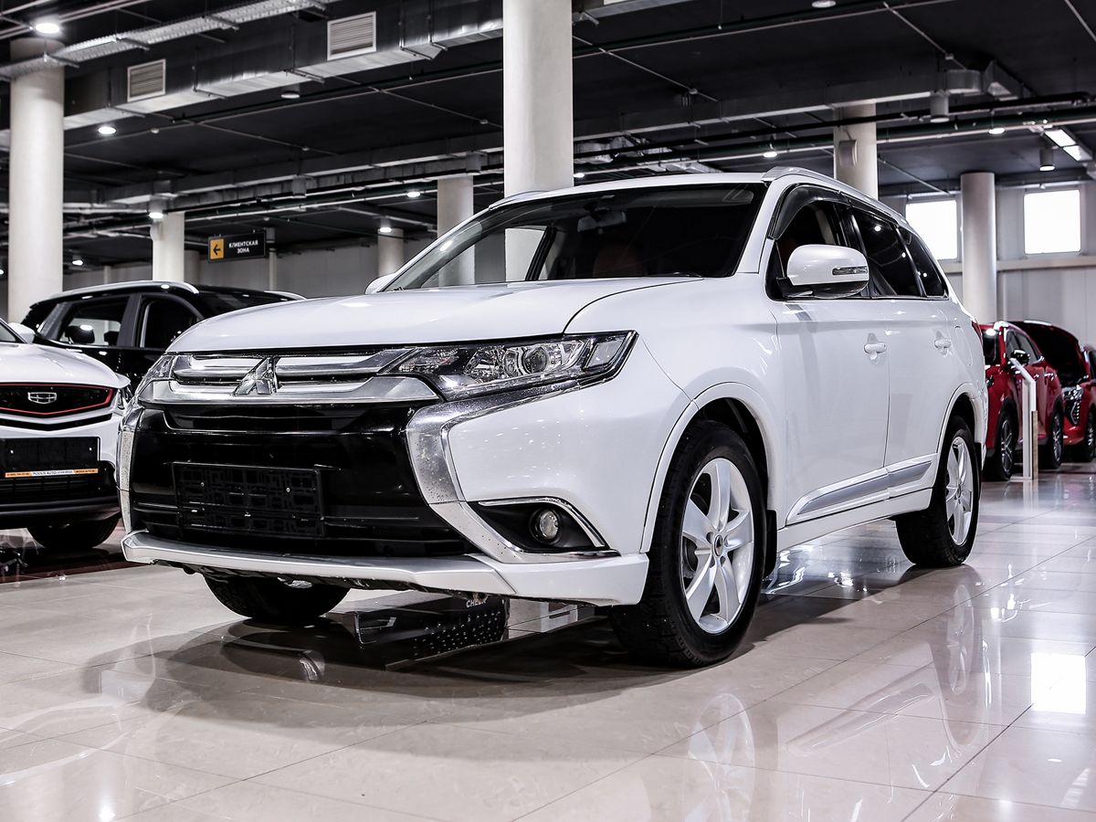 Купить Outlander с пробегом